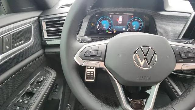 2026 Volkswagen Atlas Cross Sport SEL Premium R-Line