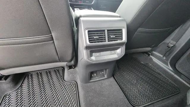 2026 Volkswagen Atlas Cross Sport SEL Premium R-Line
