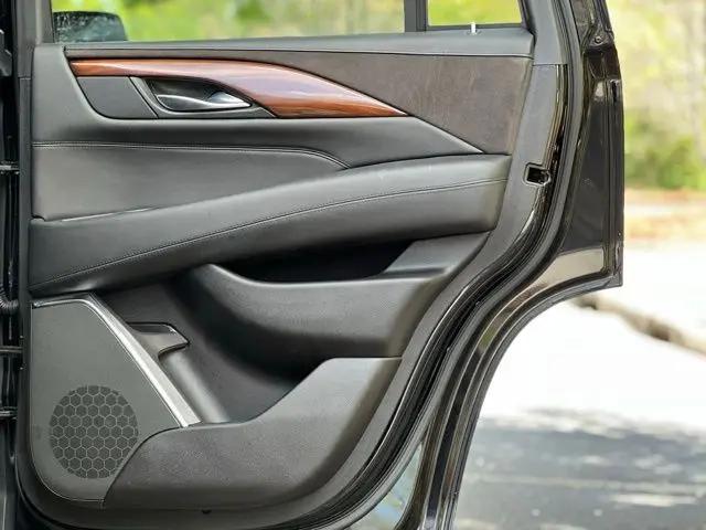 2018 Cadillac Escalade Luxury