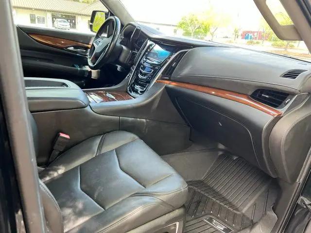 2018 Cadillac Escalade Luxury