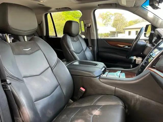 2018 Cadillac Escalade Luxury