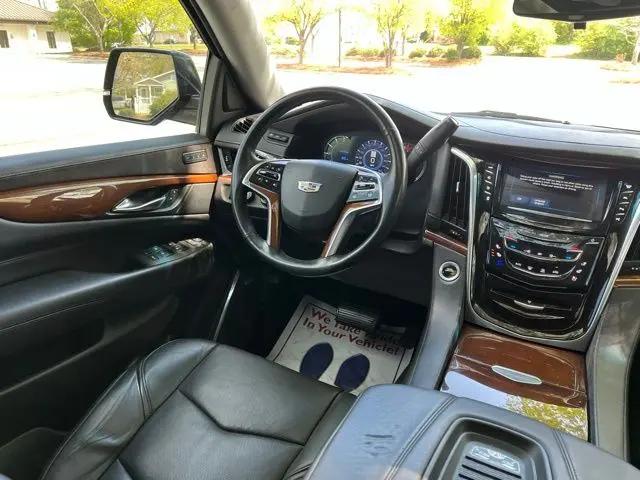 2018 Cadillac Escalade Luxury