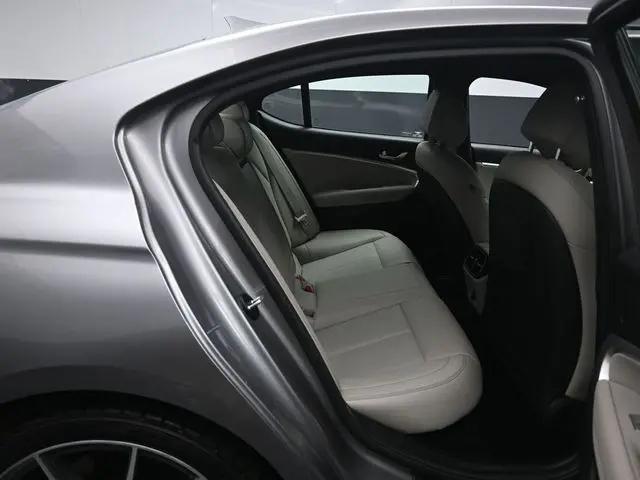 2023 Genesis G70 2.0T RWD