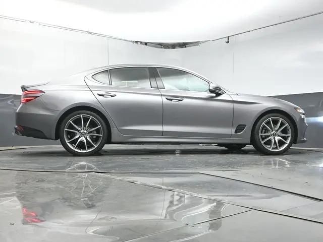 2023 Genesis G70 2.0T RWD