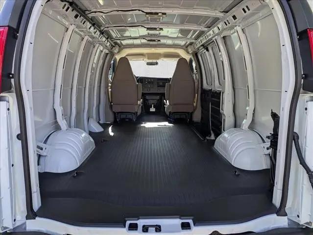 2026 Chevrolet Express Cargo Van 2500 Regular Wheelbase, WT, RWD