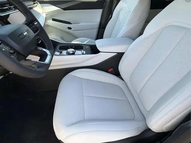 2026 Jeep Cherokee Laredo 4x4