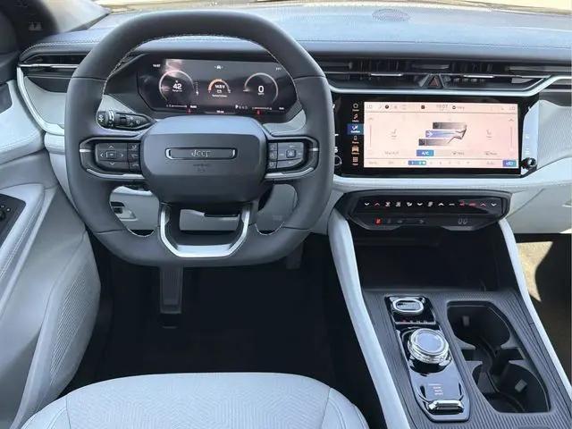 2026 Jeep Cherokee Laredo 4x4