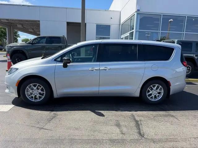 2026 Chrysler Voyager LX