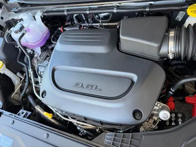 2026 Chrysler Voyager LX