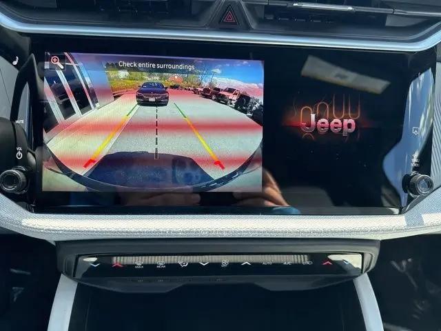 2026 Jeep Cherokee Laredo 4x4