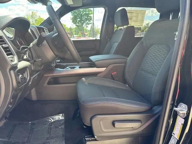 2026 Ram 1500 Express Crew Cab 4x4 5'7" Box