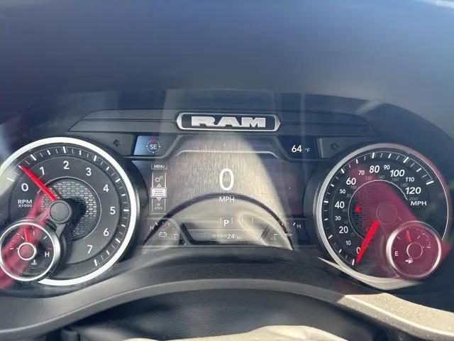2026 Ram 1500 Express Crew Cab 4x4 5'7" Box