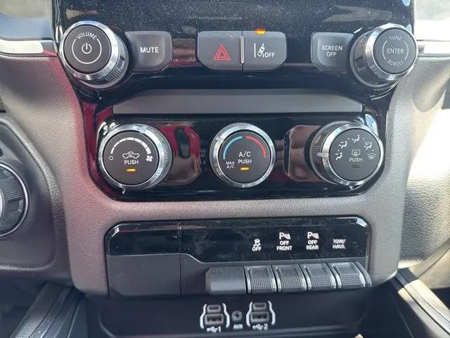 2026 Ram 1500 Express Crew Cab 4x4 5'7" Box