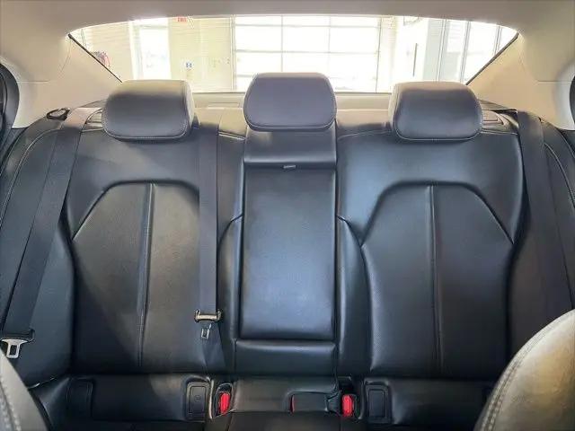 2025 Genesis G70 2.5T RWD