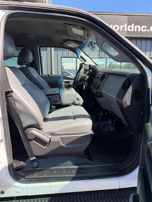 2013 Ford F-550 XL
