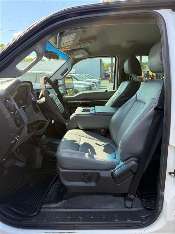 2013 Ford F-550 XL