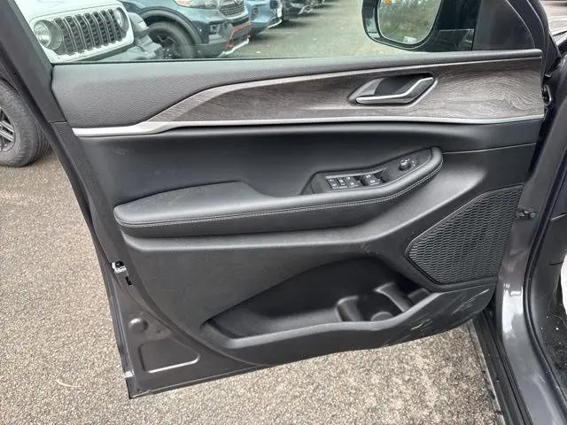 2026 Jeep Grand Cherokee Altitude 4x4