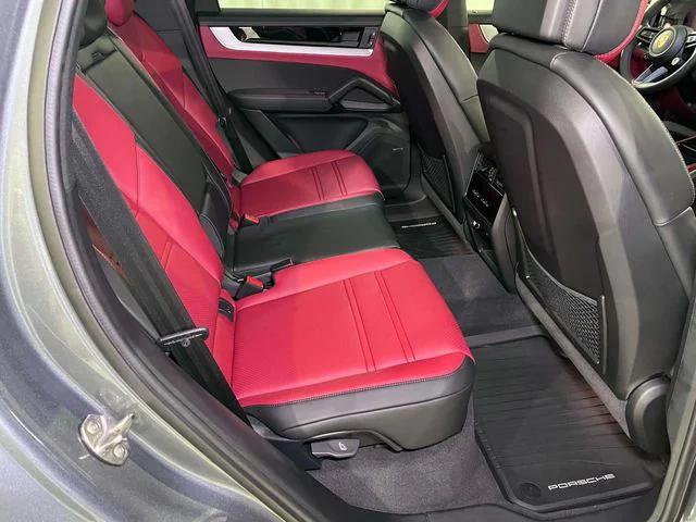 2026 Porsche Cayenne Unknown