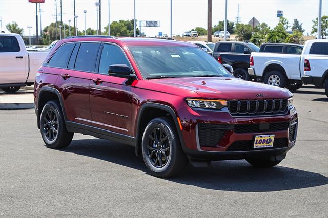 2026 Jeep Grand Cherokee Altitude 4x4
