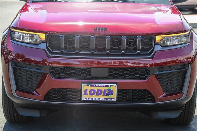 2026 Jeep Grand Cherokee Altitude 4x4