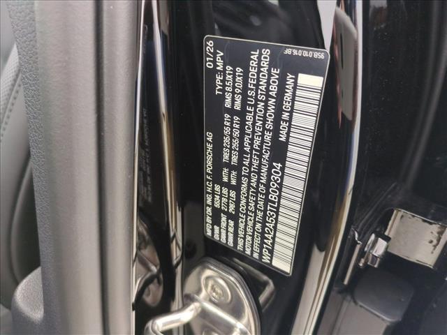 2026 Porsche Macan AWD