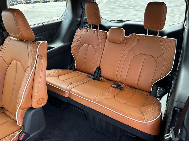 2026 Chrysler Pacifica Pinnacle AWD