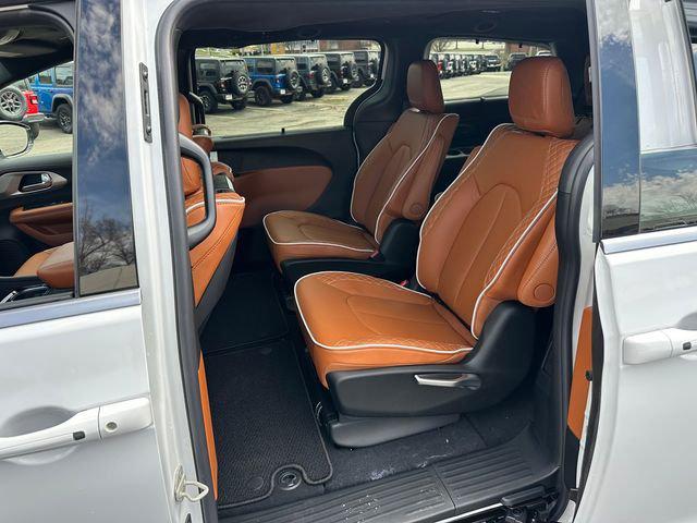 2026 Chrysler Pacifica Pinnacle AWD