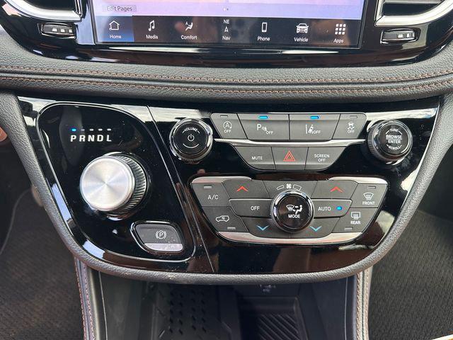 2026 Chrysler Pacifica Pinnacle AWD
