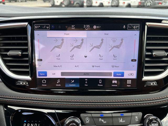 2026 Chrysler Pacifica Pinnacle AWD