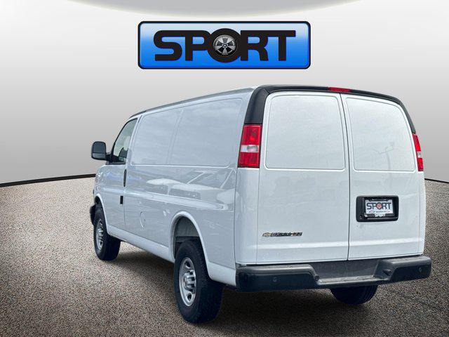 2025 Chevrolet Express Cargo Van RWD 2500 Regular Wheelbase WT