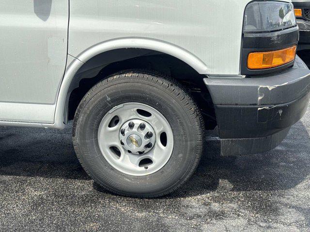 2025 Chevrolet Express Cargo Van RWD 2500 Regular Wheelbase WT