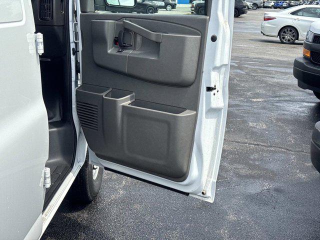 2025 Chevrolet Express Cargo Van RWD 2500 Regular Wheelbase WT