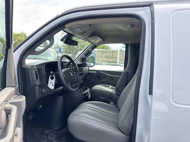 2025 Chevrolet Express Cargo Van RWD 2500 Regular Wheelbase WT