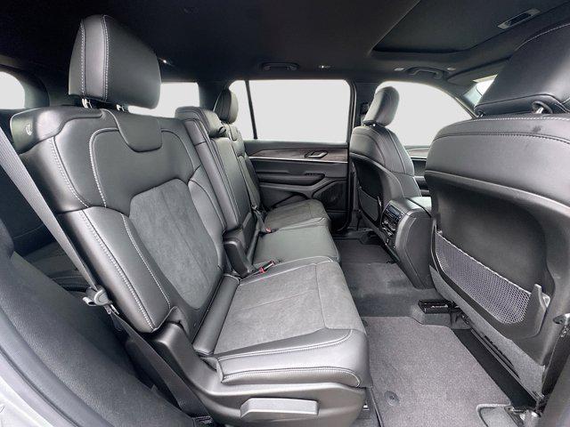 2026 Jeep Grand Cherokee L Altitude 4x4