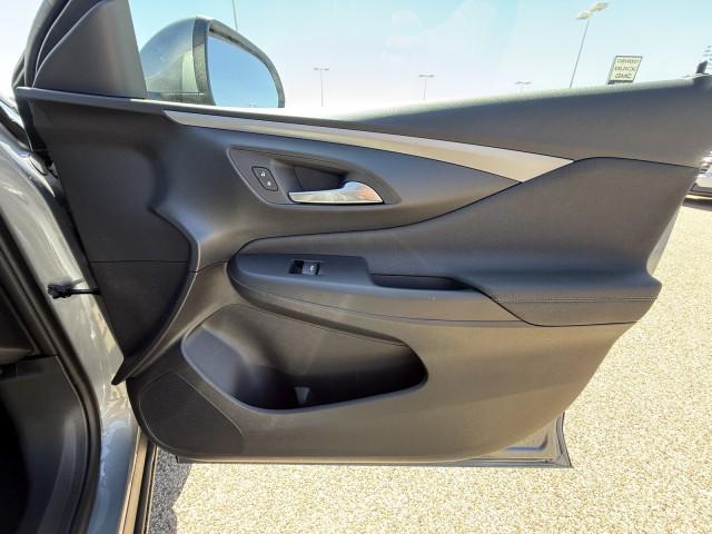 2026 Buick NV Preferred FWD