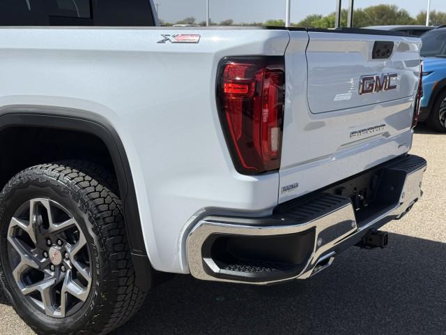 2026 GMC Sierra 1500 Crew Cab, Short Bed, SLT, 4WD