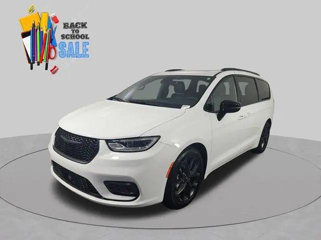2025 Chrysler Pacifica Limited for sale in Schaumburg, IL