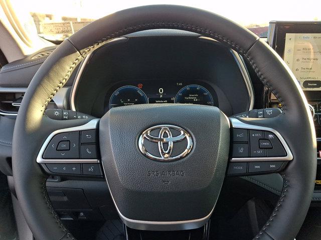 2026 Toyota Highlander Hybrid Platinum