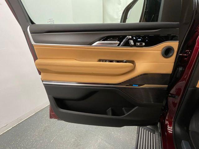 2026 Jeep Grand Wagoneer Summit Reserve 4x4