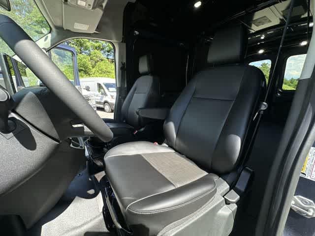 2026 Ford Transit Cargo Van T-250 148 Med Rf 9150 GVWR AWD