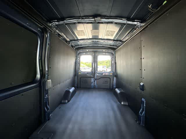 2026 Ford Transit Cargo Van T-250 148 Med Rf 9150 GVWR AWD