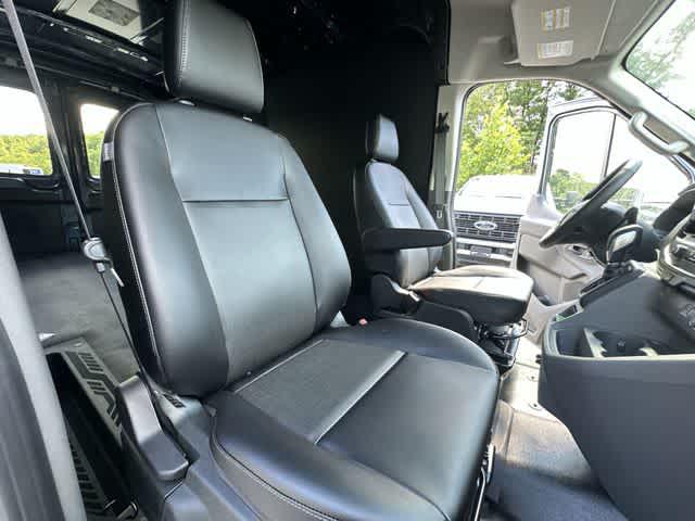 2026 Ford Transit Cargo Van T-250 148 Med Rf 9150 GVWR AWD