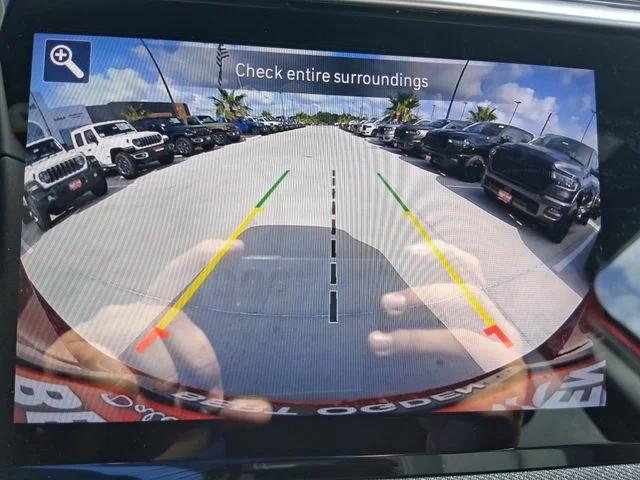 2026 Jeep Cherokee Laredo 4x4