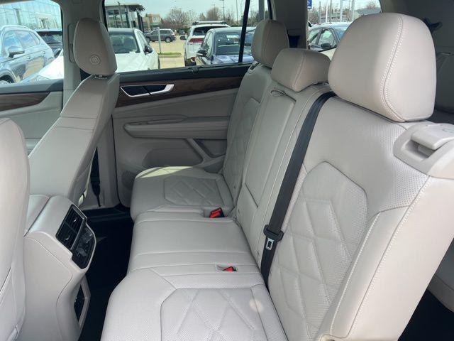 2026 Volkswagen Atlas SE with Technology