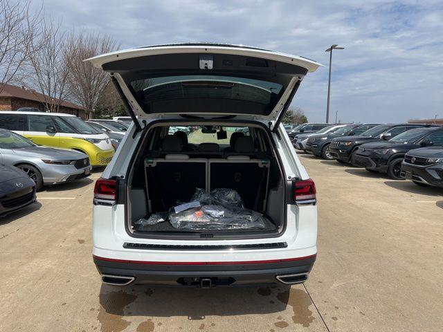2026 Volkswagen Atlas SE with Technology