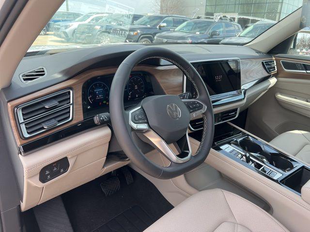 2026 Volkswagen Atlas SE with Technology