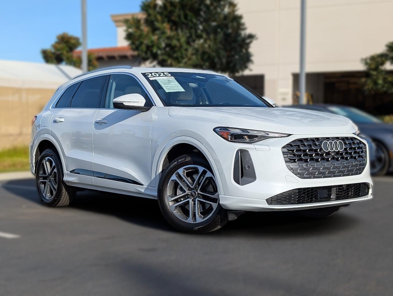 2025 Audi Q5 quattro Premium 40 TFSI