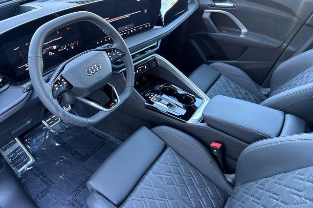 2025 Audi SQ5 Premium Plus TFSI quattro S tronic