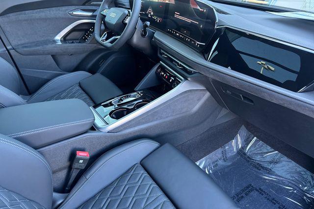 2025 Audi SQ5 Premium Plus TFSI quattro S tronic