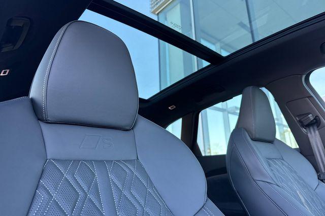 2025 Audi SQ5 Premium Plus TFSI quattro S tronic
